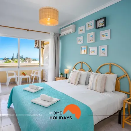 #218 Sea View By Holidays Apartament
